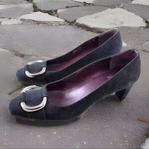 STUART WEITZMAN Heels Womens Size 7.5 The Tube Black Goose Bump Leather (Spain)